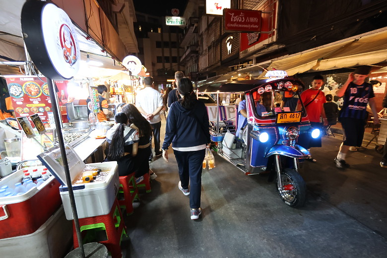 點我看大圖 泰國曼谷--Dusit Central Park百貨/唐人街夜市/ICONSIAM購物中心/美食觀光巴士/BIG C伴手禮天堂/朱拉隆功夜市