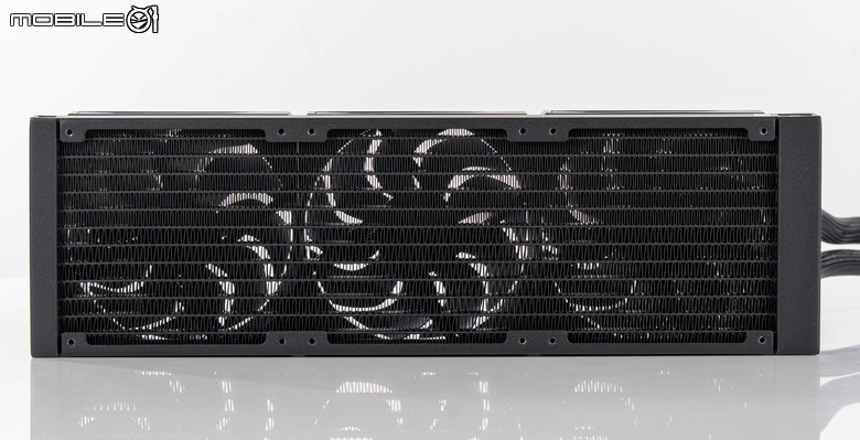 微星 GeForce RTX 5090 32G Lightning Z 顯示卡開箱實測 打造效能天花板 全球限量 1300 張的超頂之作