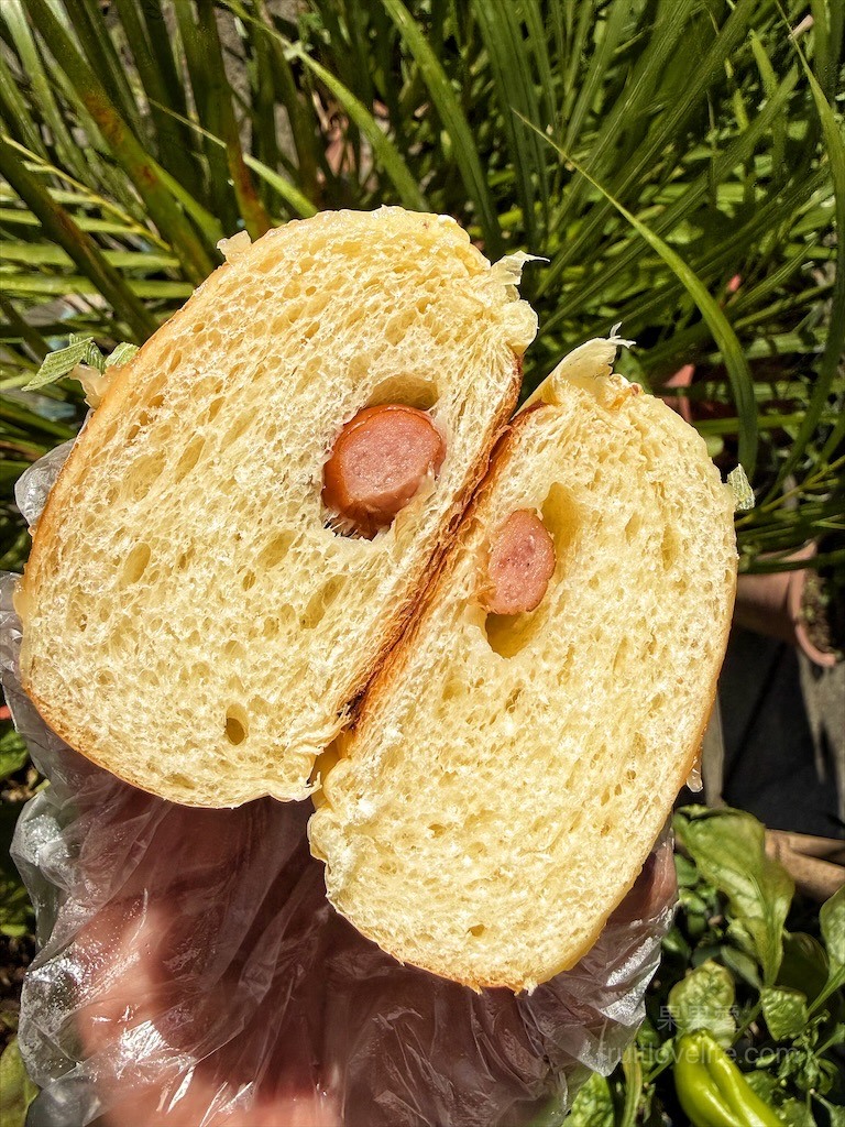 當日現做新鮮烘焙，品項豐富，服務親切溫暖，不只賣麵包還有賣咖啡