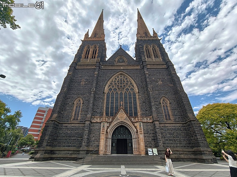 墨爾本CBD之聖巴特利爵主教座堂 (Saint Patrick's Cathedral)、皇家拱廊(Royal Arcade)、舊郵政局(Former General Post Office)、中央拱廊(Centreway Arcade)、咖啡巷(Degraves St)，附掛墨爾本經典咖啡館 Brunetti Oro Flinders Lane — 2026東澳洲四大城巡遊之墨爾本段 第2部