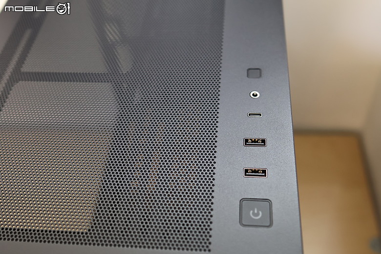 Antec FLUX REAR 兼顧散熱與質感的實木設計