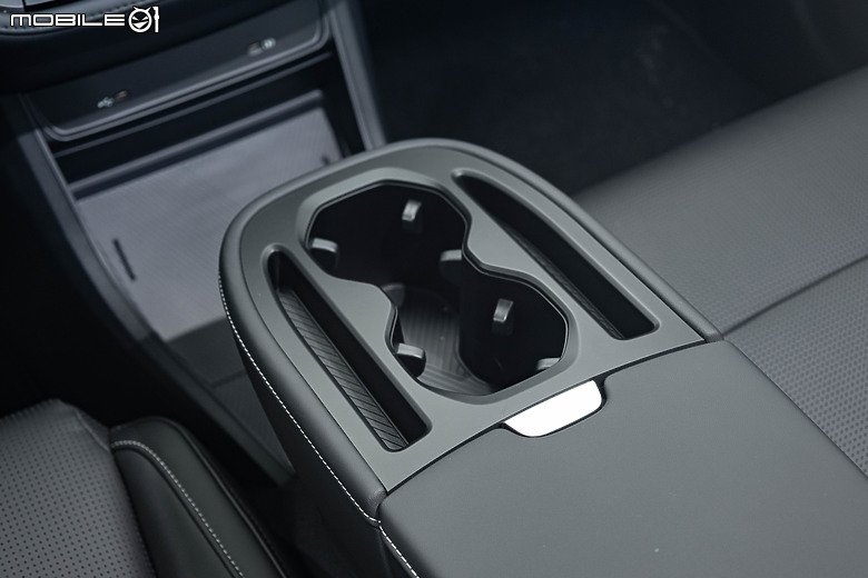 Foxtron Bria Emerge 試駕｜後驅滿配才是Bria的最佳解？