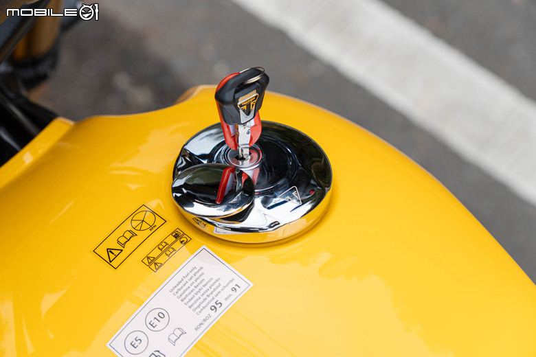 點我看大圖 Triumph Scrambler 400 XC試駕|超乎預期的單缸細緻度,優雅與野性並存。