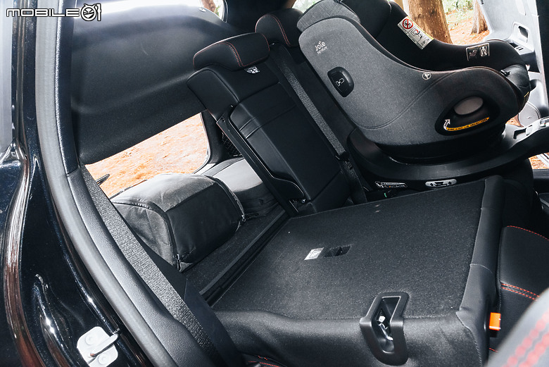 駕著新年式Mercedes-Benz EQA 250+走訪落羽松景點｜配備到位的優質代步車人選！