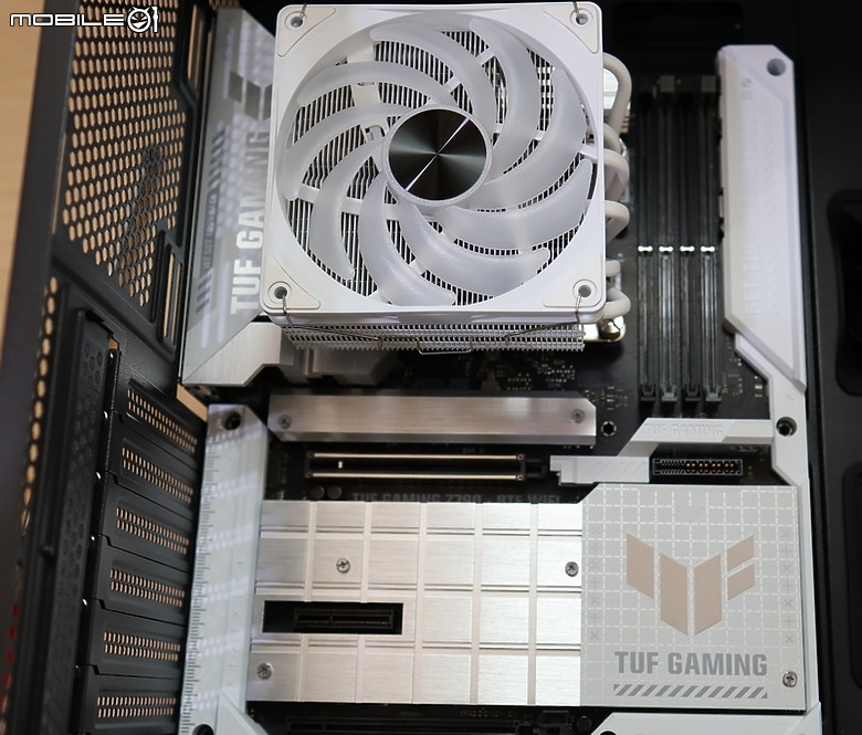 Antec FLUX REAR 兼顧散熱與質感的實木設計