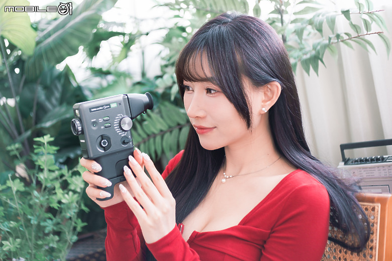 富士 instax mini Evo Cinema 評測｜「年代轉盤」玩出百種風格、15 秒影片帶你穿越時空！