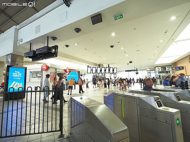 墨爾本CBD之塗鴉巷(Hosier Ln)、澳洲動態影像中心(ACMI)、聯邦廣場(Fed Square)、聖保羅座堂(St Paul's Cathedral)、費蓮達火車站(Flinders Street Station)、舊墨爾本監獄(Old Melbourne Gaol)、維多利亞州立圖書館(State Library Victoria)，附掛簡餐Grill'd漢堡與鉛彈工廠 — 2026東澳洲四大城巡遊之墨爾本段 第3部