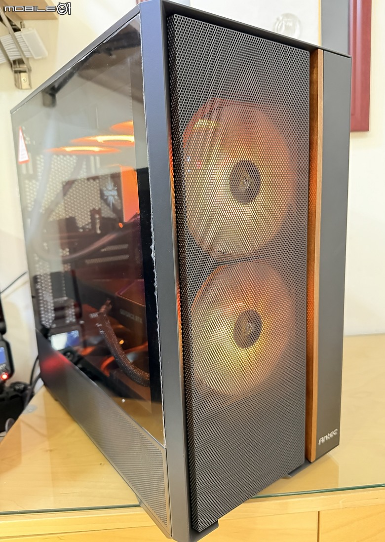 Antec FLUX REAR 兼顧散熱與質感的實木設計