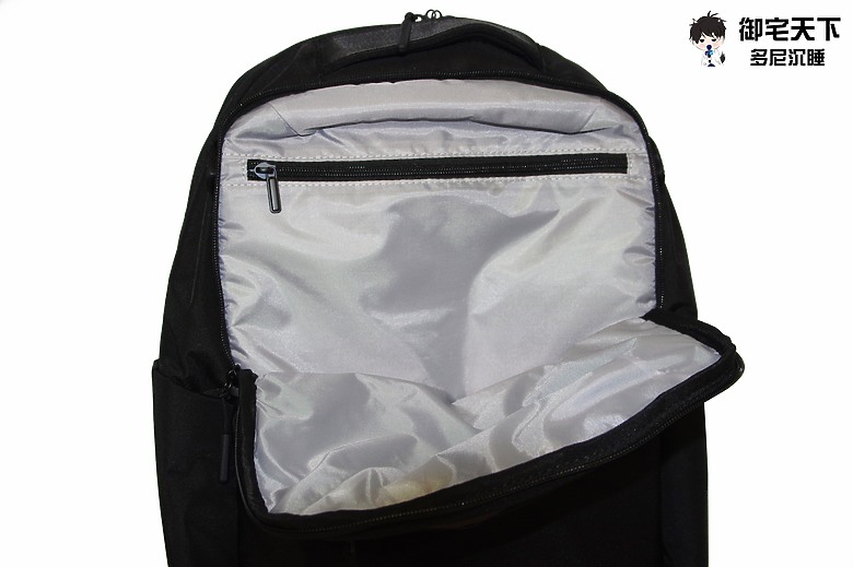 開箱｜【Targus 泰格斯】TBB657GL 15-16” Work+&trade; EcoSmart&reg; 背包 - 低調好用，有著極好筆電收納設計！