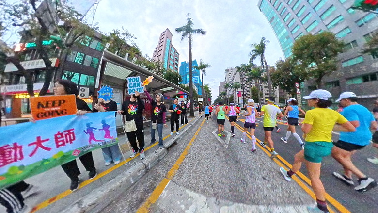 (映像運動) “2025臺北馬拉松 EP3”找回成功挑戰初馬的感動in 2025臺北馬拉松 42k(天氣：陰雨、起跑氣溫：20、濕度：84%)