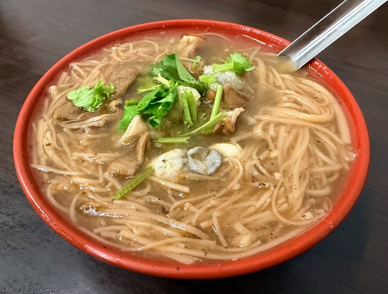 【新莊臭豆腐】廟口人氣小吃一次吃齊！種類超多、天天吃也不膩的平價美味