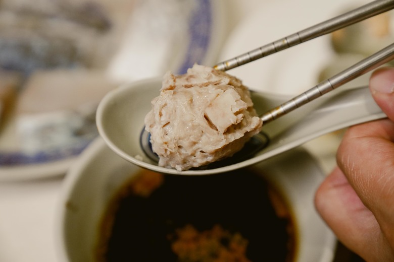 【台南】東北酸白菜火鍋｜大小朋友都愛喝的天然回甘湯頭！老師傅天然釀造酸白菜｜安平東北酸白菜火鍋