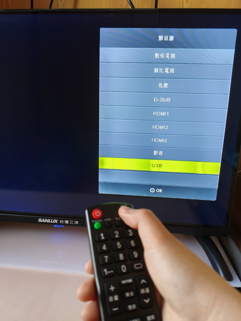 【小惡魔驫到成功】台灣三洋 SMT-32MB3 開箱:十多年老電視退役,原來現在很多新機種都沒內建視訊盒?