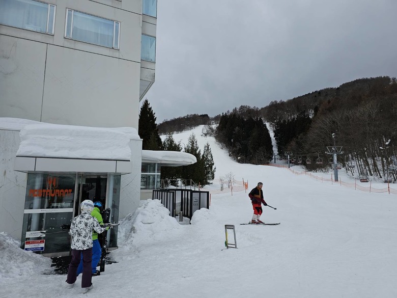 【小惡魔驫到成功】日本第一次滑雪就上手(雪鏡必備)，東北岩手縣的雫石滑雪場 (Shizukuishi)