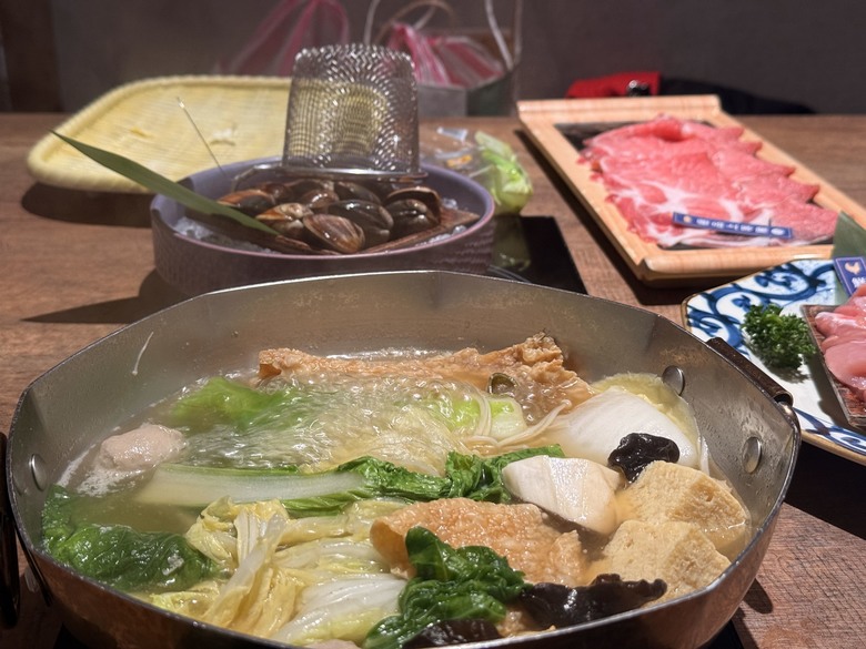 荿蒔 敘鍋物 ｜新北裕隆城百貨餐廳推薦，菜單、交通、評論一次看