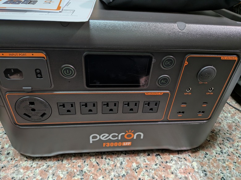 Pecron F3000LFP戶外電源當UPS用(簡易開箱)
