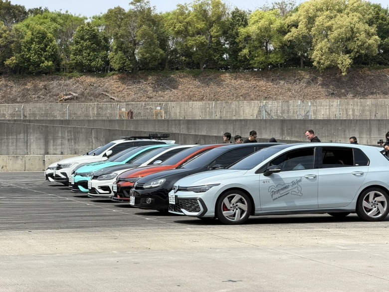 新牽的Golf R Variant直接下賽道,解鎖麗寶交車啦!!
