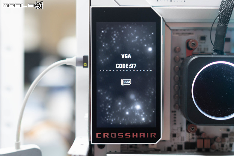 ROG CROSSHAIR X870E GLACIAL 主機板開箱實測 不光配置性能頂尖 更具備雙 10 GbE 海量高速傳輸