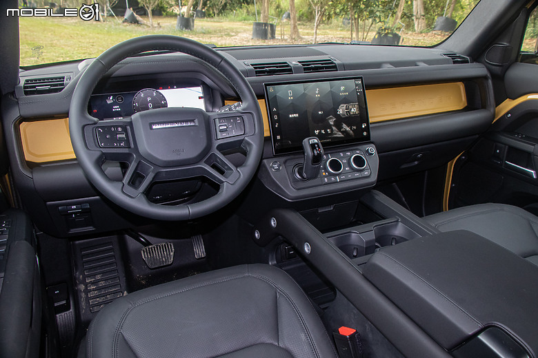 【採訪】Defender Trophy Edition登台亮相，限量50台、精選車色/套件上身！