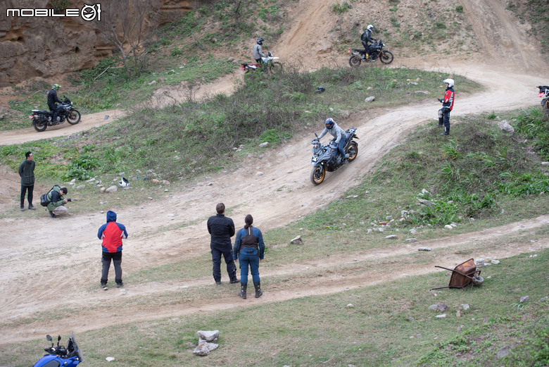 點我看大圖 BMW Motorrad 越野駕駛訓練課程全記錄,國際教官手把手帶你解任務!