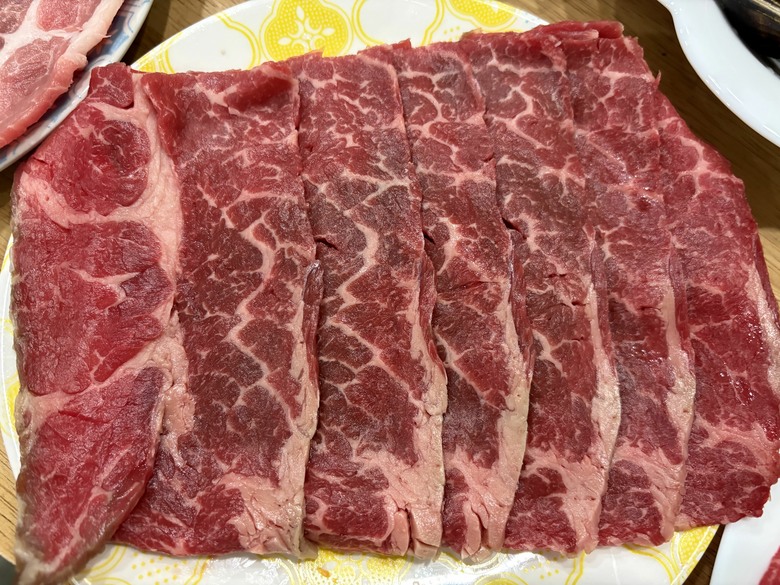週末才有的餐桌:乾煎雞腿+蛤蠣火鍋,雙薪家庭的假日料理