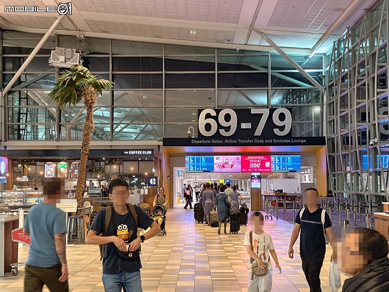 中華航空 CI057 桃園&rArr;墨爾本、CI054 布里斯本&rArr;桃園、澳洲國內線 維珍航空 VA827 墨爾本&rArr;雪梨、VA511 雪梨&rArr;黃金海岸，以及東澳四城之四座機場 — 2026東澳洲四大城巡遊之航空行程段
