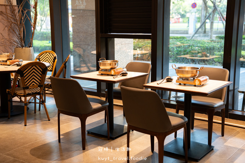 759元泰式料理無限吃！泰國主廚坐鎮，火山排骨、泰北爐烤牛排，板橋車站附近美食餐廳，最新價格