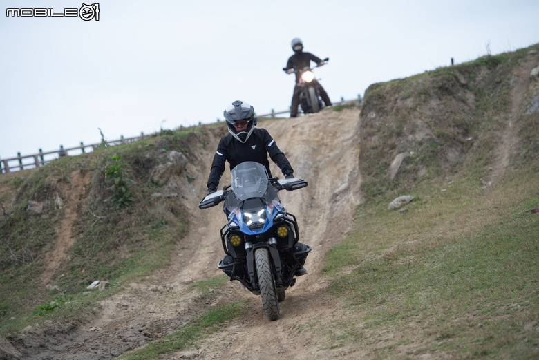 點我看大圖 BMW Motorrad 越野駕駛訓練課程全記錄,國際教官手把手帶你解任務!