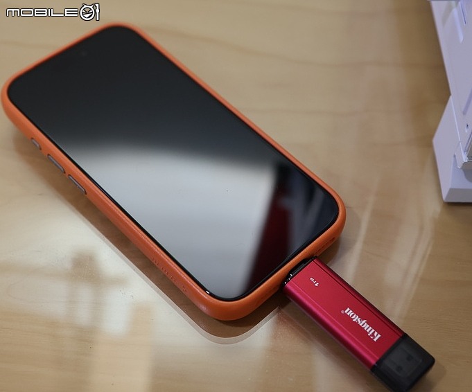 隨插即用簡易好攜帶 Kingston Dual Portable SSD