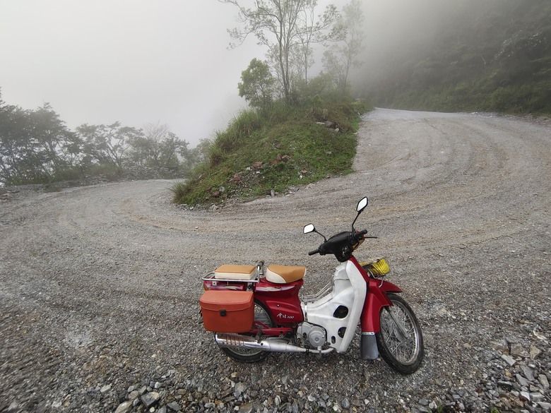 背著書包去越野--白米甕林道台泥大白山礦路