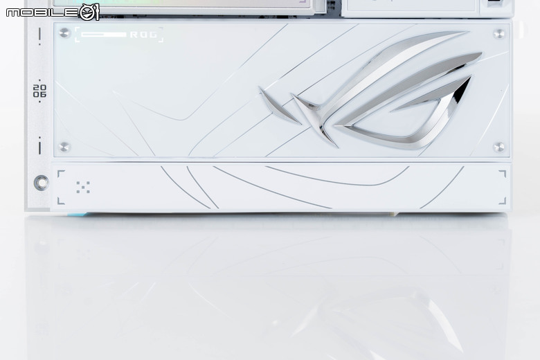 ROG CROSSHAIR X870E GLACIAL 主機板開箱實測 不光配置性能頂尖 更具備雙 10 GbE 海量高速傳輸