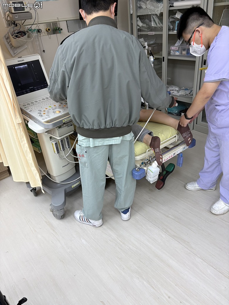 一場躲避球後的代價 I 人生中第一次意外的開箱拐杖