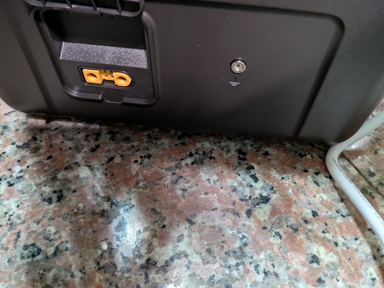 Pecron F3000LFP戶外電源當UPS用(簡易開箱)