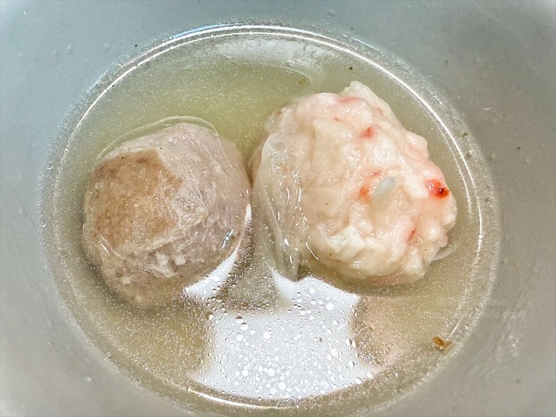 火烤兩吃吃到飽免服務費,泰式醃肉清爽嫩口,聚餐推薦
