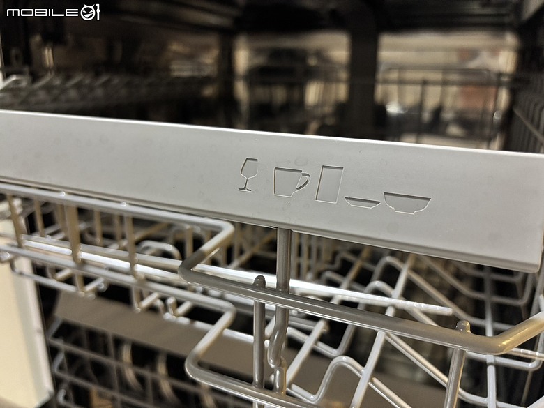【體驗】 這不是洗碗機,是時間鍊金術!Panasonic 15人份獨嵌式洗碗機 NP-DFB2K6-1H,買回無價的下班時光