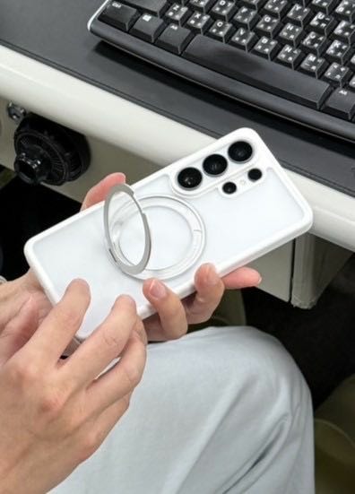 同事炫耀新手機...