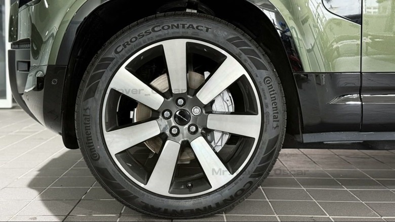 2026Defender新款「綠」, Woolstone Green 伍爾斯通綠