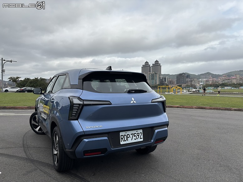 試駕 Mitsubishi XForce｜開著它一起看河濱公園的風景