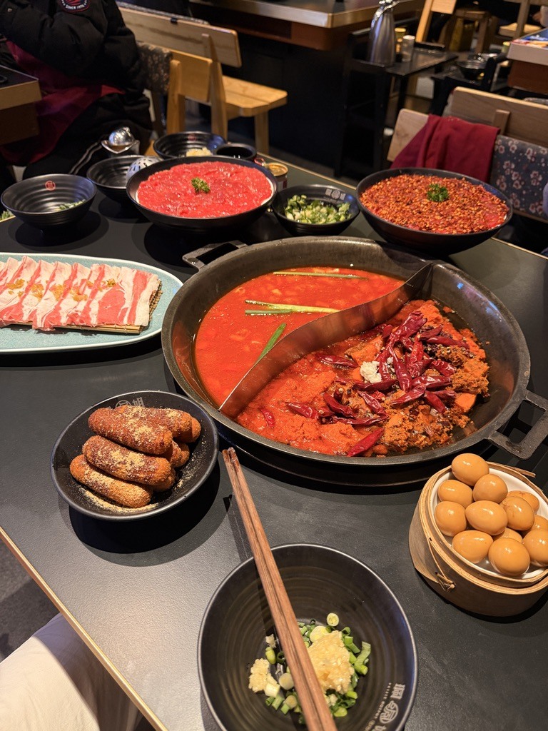 重慶跨年吃吃喝喝:灩設、珮姐老火鍋、受氣牛肉