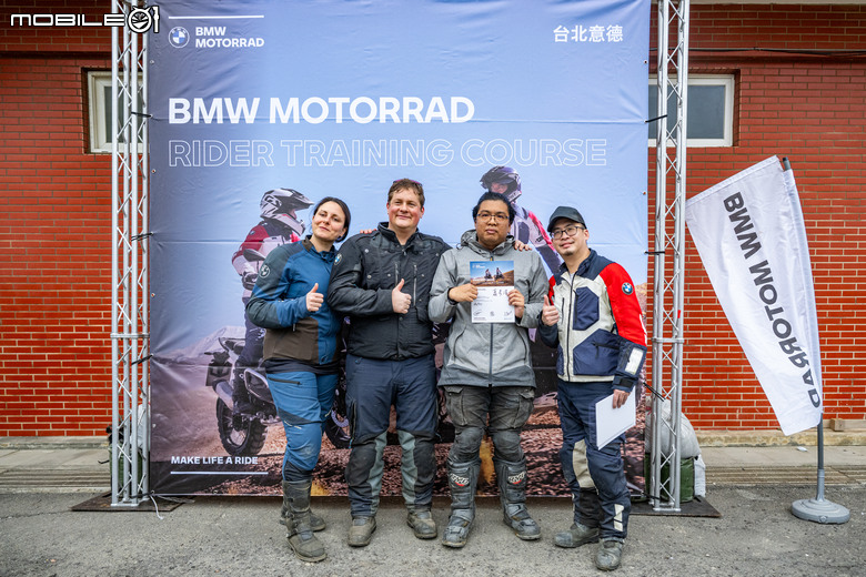 點我看大圖 BMW Motorrad 越野駕駛訓練課程全記錄,國際教官手把手帶你解任務!