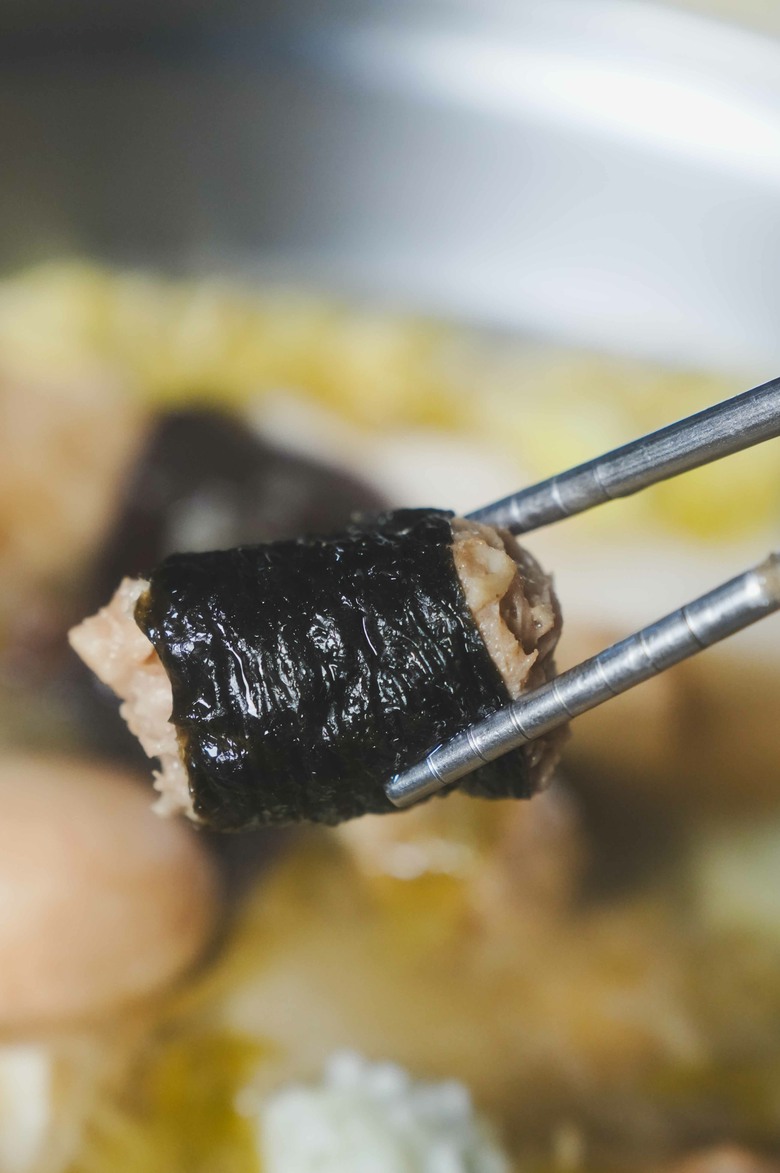 【台南素食火鍋推薦】安平東北酸白菜火鍋｜老師傅手工酸白菜鍋：契作農法、天然發酵的酸白菜｜16種以上新鮮蔬菜｜天然的保證