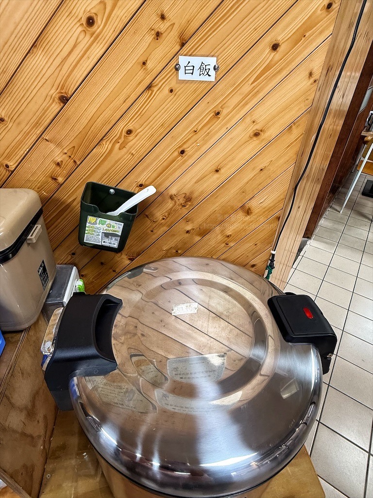 火烤兩吃吃到飽免服務費,泰式醃肉清爽嫩口,聚餐推薦