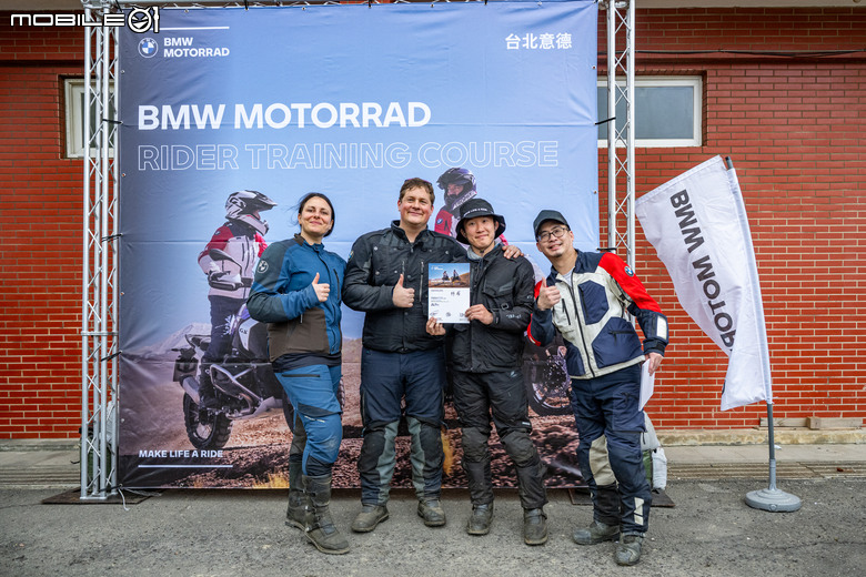 點我看大圖 BMW Motorrad 越野駕駛訓練課程全記錄,國際教官手把手帶你解任務!