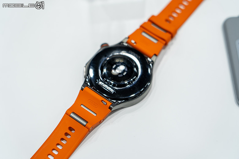 OPPO Find N6 全球發表｜首創無感摺痕、支援 AI 手寫筆，升級 2 億畫素主鏡頭！