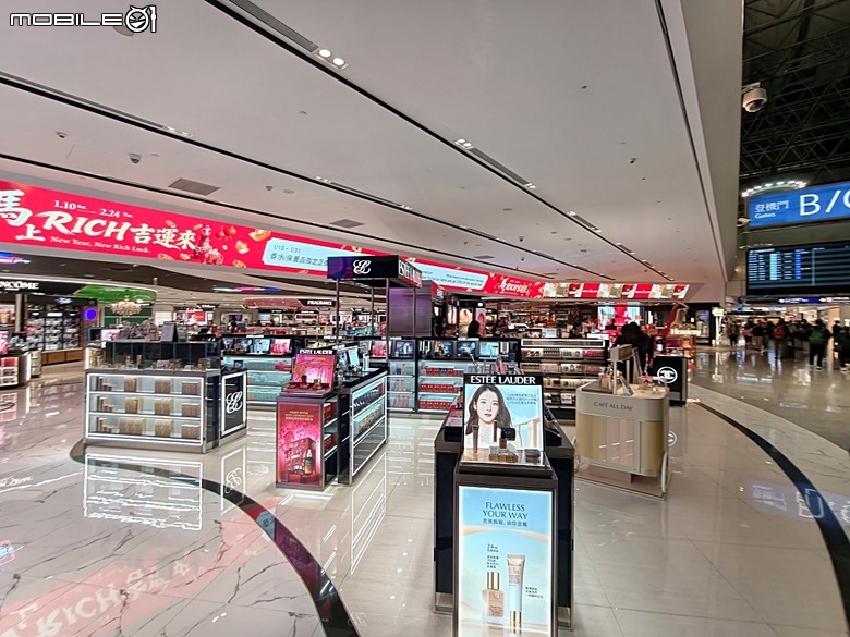 中華航空 CI057 桃園&rArr;墨爾本、CI054 布里斯本&rArr;桃園、澳洲國內線 維珍航空 VA827 墨爾本&rArr;雪梨、VA511 雪梨&rArr;黃金海岸，以及東澳四城之四座機場 — 2026東澳洲四大城巡遊之航空行程段
