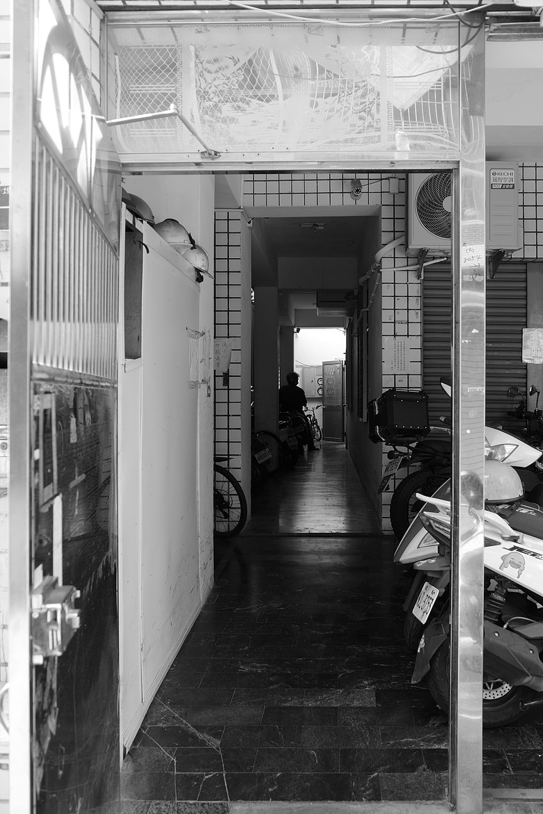 點我看大圖 GR IV Monochrome 開箱文 有捨,才有得