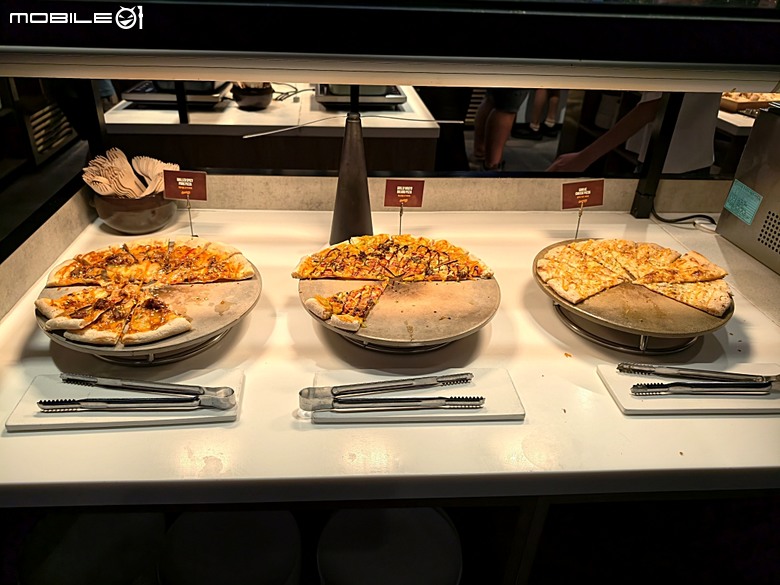 雪梨塔(Sydney Tower Eye) 、海德公園(Hyde Park)、雪梨聖母主教座堂(St Mary's Cathedral) 、維多利亞女王大廈(Queen Victoria Building)、雪梨市政廳(Sydney Town Hall)、聖安德烈座堂(St Andrew's Cathedral) — 2026東澳洲四大城巡遊之雪梨段 第3部