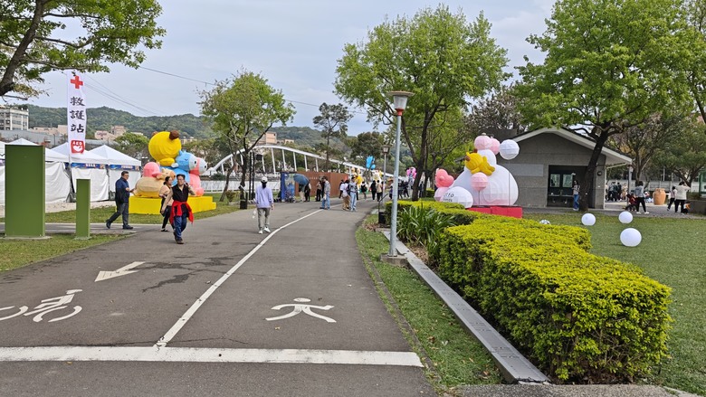 春節過後之走春 & 春酒行 - 桃園燈會 / 新東南海鮮餐廳 / 建國花市~