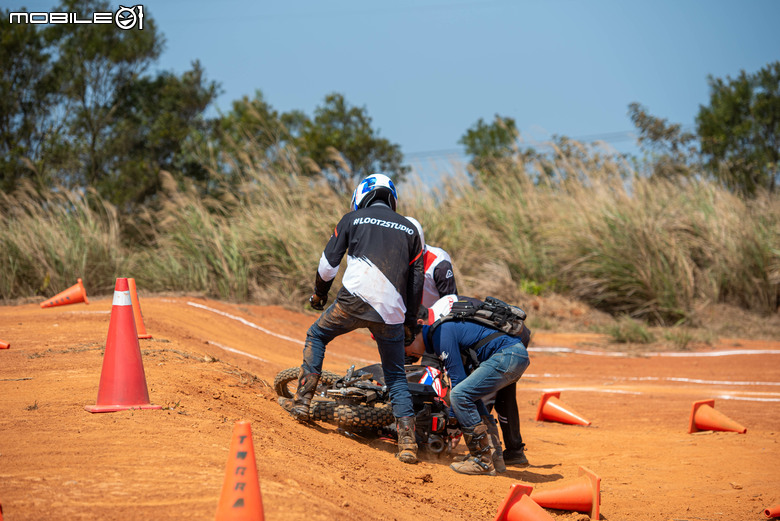 Honda Motorcycle 百位車主齊聚，硬漢英雄會看你有多硬，我在塔克越野場摔車翻了兩圈半！