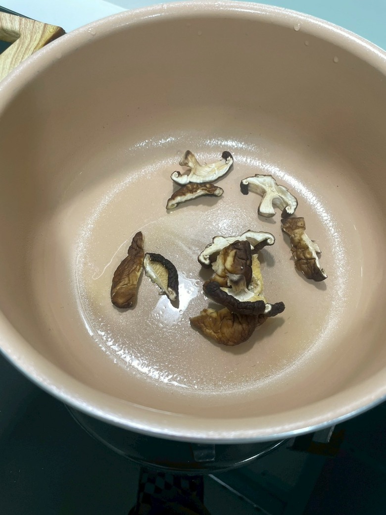 古早味菜色「魷魚螺肉蒜」